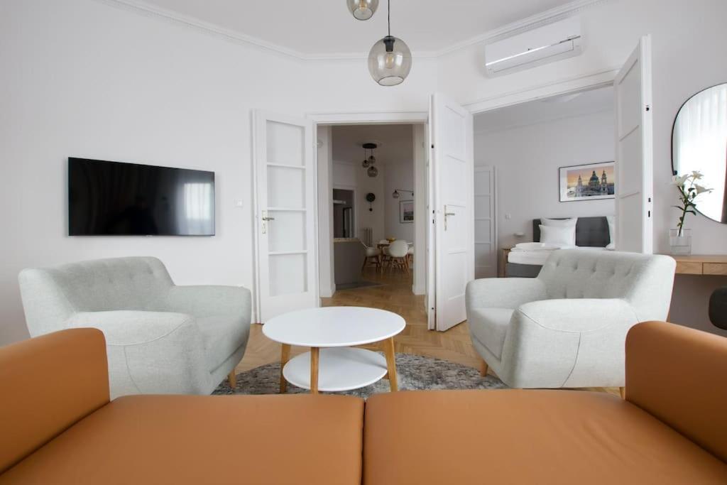 Premium Apartment By Hi - Central 2 Bedroom - Best View Budapest Exterior foto