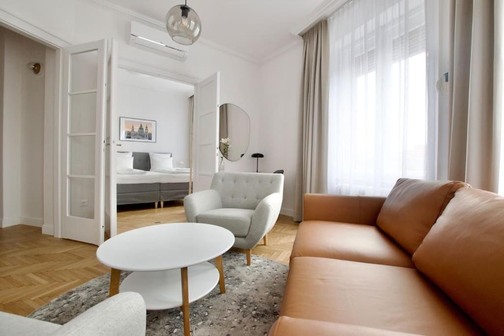 Premium Apartment By Hi - Central 2 Bedroom - Best View Budapest Exterior foto
