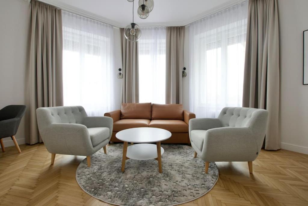 Premium Apartment By Hi - Central 2 Bedroom - Best View Budapest Exterior foto