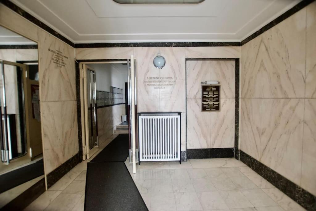 Premium Apartment By Hi - Central 2 Bedroom - Best View Budapest Exterior foto