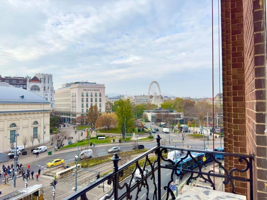 Premium Apartment By Hi - Central 2 Bedroom - Best View Budapest Exterior foto