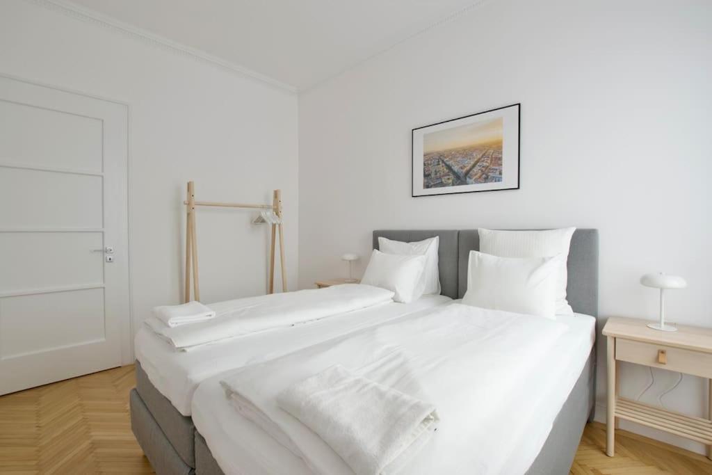 Premium Apartment By Hi - Central 2 Bedroom - Best View Budapest Exterior foto